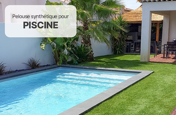Gazon synthétique en contours de piscine