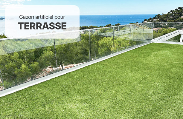 Réalisation d'une terrasse - espace détente en pelouse synthétique