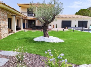 Réalisation avec le gazon Luxe 50
