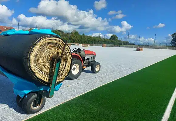 Rouleau de gazon synthétique football - Installation